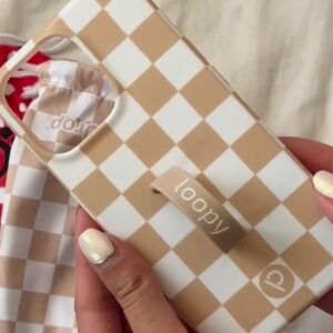 Loopy Sand Dollar Checkered 16 Pro Max Case